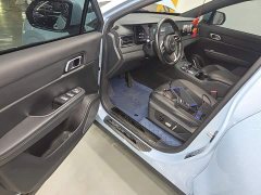 Li Auto ONE Extended Range 6-Seater - ფოტო 15