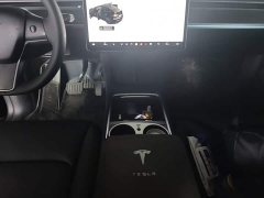 Tesla Model Y Standard Range RWD - ფოტო 13
