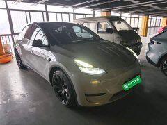 Tesla Model Y Standard Range RWD - ფოტო 3