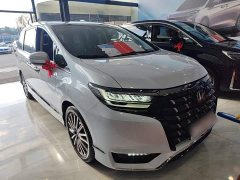 Honda Odyssey 2.0L e:HEV Luxury - ფოტო 3