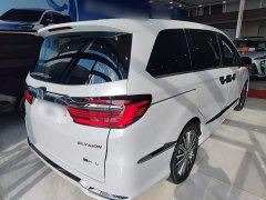 Honda Odyssey 2.0L e:HEV Luxury - ფოტო 6