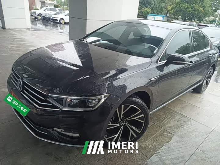 Volkswagen Magotan 330TSI DSG Luxury - car from China