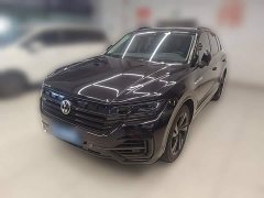 Volkswagen Touareg 3.0TSI Sharp Enjoyment Edition Jet Black Sport Package - фото 1
