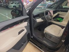 Zeekr 009 Six-Seat Executive AWD 108kWh - ფოტო 15