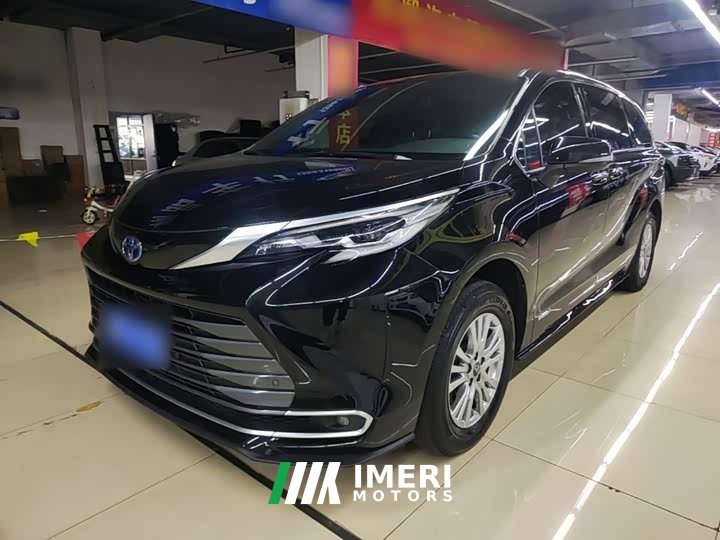 Toyota Sienna 2.5L Hybrid Premium Edition - car from China
