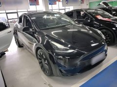 Tesla Model Y Performance All-Wheel Drive - ფოტო 3