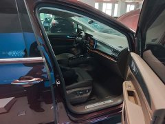 Volkswagen Viloran 380TSI Prestige - photo 8