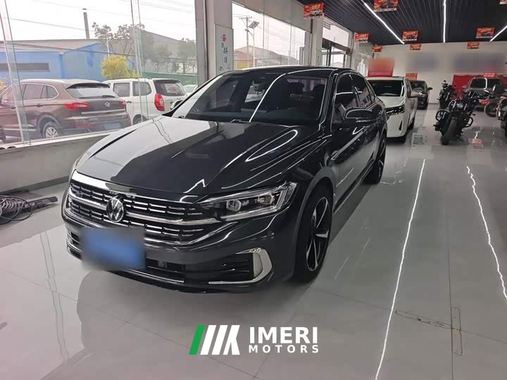 Volkswagen Sagitar 300TSI DSG Excellence Edition - автомобиль из Китая