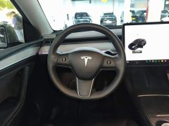 Tesla Model Y Rear-Wheel Drive - ფოტო 10