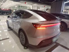 Tesla Model Y L Long Range All-Wheel Drive - ფოტო 4
