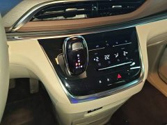 Buick GL8 Land Business Class Comfort Edition - ფოტო 13