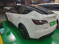 Tesla Model Y Long Range All-Wheel Drive - ფოტო 4