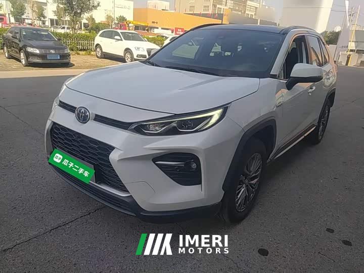 Toyota Wildland Hybrid 2.5L E-CVT FWD Luxury Plus - car from China