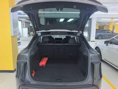 Tesla Model Y Rear-Wheel Drive - ფოტო 18