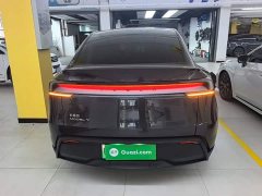 Tesla Model Y Rear-Wheel Drive - ფოტო 5