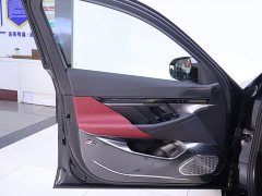 BMW 5 Series 525Li M Sport Package - ფოტო 18