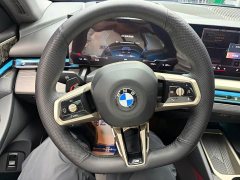 BMW i5 eDrive 35L Premium M Sport Package - ფოტო 10