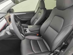 Tesla Model Y Rear-Wheel Drive - ფოტო 4