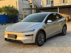 Tesla Model Y L Long Range All-Wheel Drive - ფოტო 1