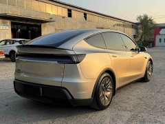 Tesla Model Y L Long Range All-Wheel Drive - ფოტო 3