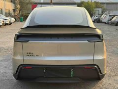 Tesla Model Y L Long Range All-Wheel Drive - ფოტო 4