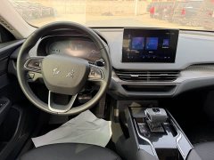 FAW Red Flag E-QM5 Facelift Base Mobility Edition - ფოტო 10