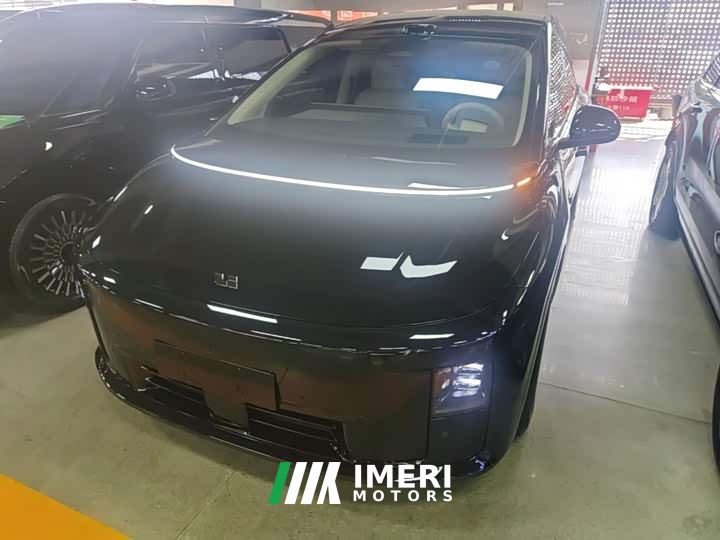 Li Auto i8 Standard Edition