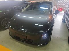 Li Auto i8 Standard Edition - ფოტო 1