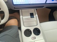 Li Auto i8 Standard Edition - ფოტო 12