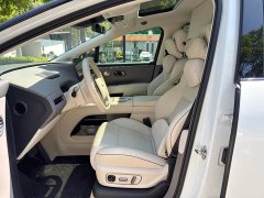 Li Auto i8 Standard Edition - ფოტო 17