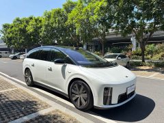 Li Auto i8 Standard Edition - ფოტო 3
