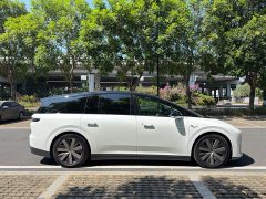 Li Auto i8 Standard Edition - ფოტო 5