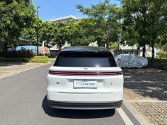Li Auto i8 Standard Edition - ფოტო 7