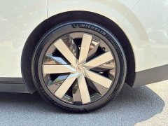 Li Auto i8 Standard Edition - ფოტო 9