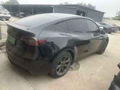 Tesla Model Y Rear-Wheel Drive - ფოტო 3