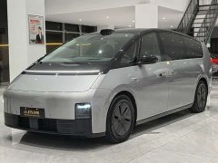 Li Auto Li Xiang MEGA Ultra - ფოტო 1