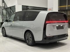 Li Auto Li Xiang MEGA Ultra - ფოტო 6
