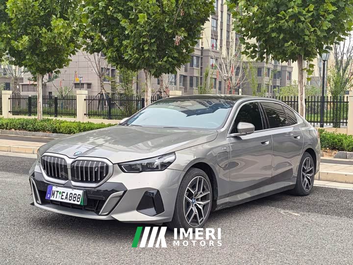 BMW i5 eDrive 35L Luxury Edition Premium Package - ავტომობილი ჩინეთიდან