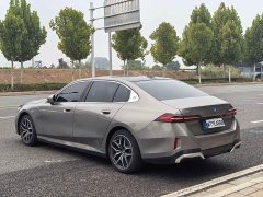 BMW i5 eDrive 35L Luxury Edition Premium Package - ფოტო 9