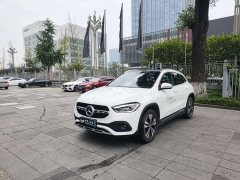 Mercedes-Benz GLA 200 - фото 1