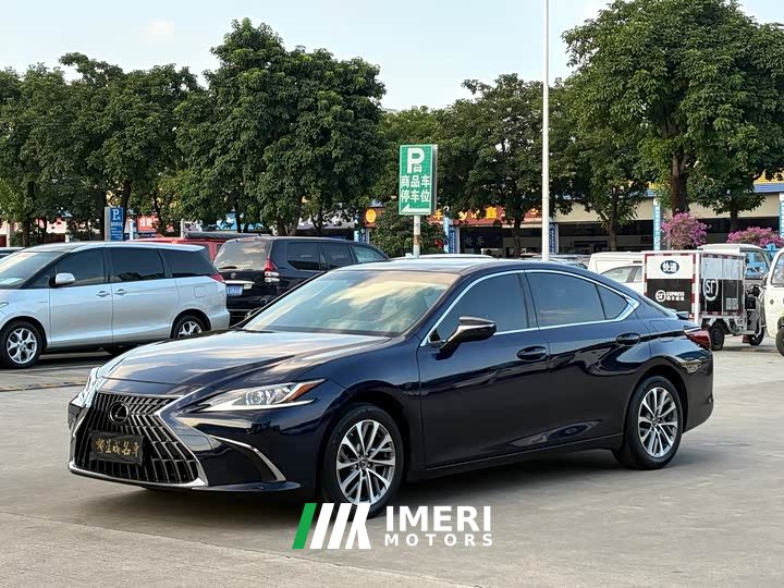 Lexus ES 260 Excellence Edition - ავტომობილი ჩინეთიდან