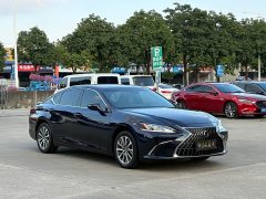 Lexus ES 260 Excellence Edition - ფოტო 3