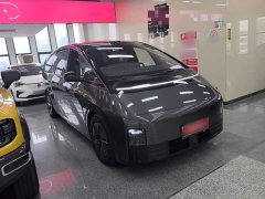 Li Auto MEGA Home Family Edition - фото 3