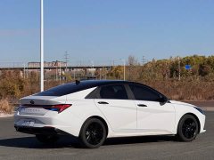 Hyundai Elantra 1.5L CVT Luxury - фото 4