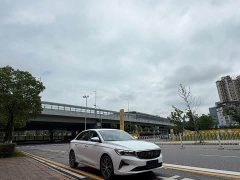 Geely Emgrand 4th Generation 1.5L CVT Luxury - ფოტო 3
