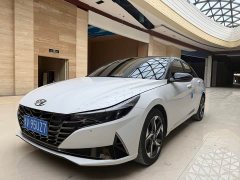 Hyundai Elantra 1.5L CVT Luxury - ფოტო 1