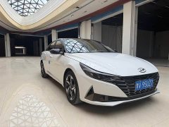 Hyundai Elantra 1.5L CVT Luxury - ფოტო 3
