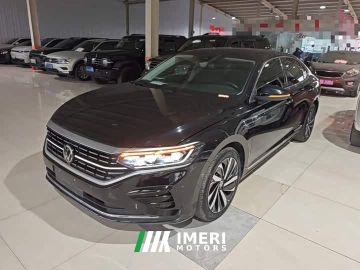 Volkswagen Passat 330TSI Luxury