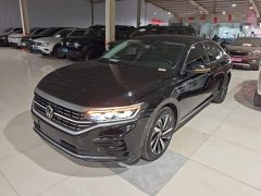 Volkswagen Passat 330TSI Luxury - ფოტო 1