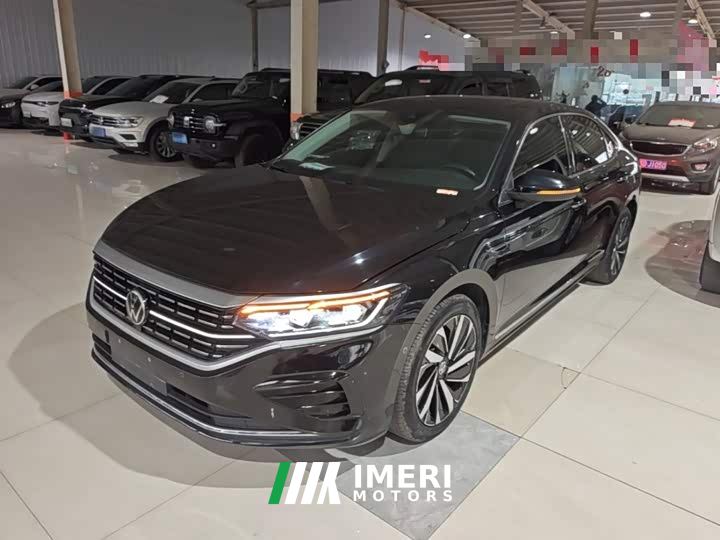 Volkswagen Passat 330TSI Luxury
